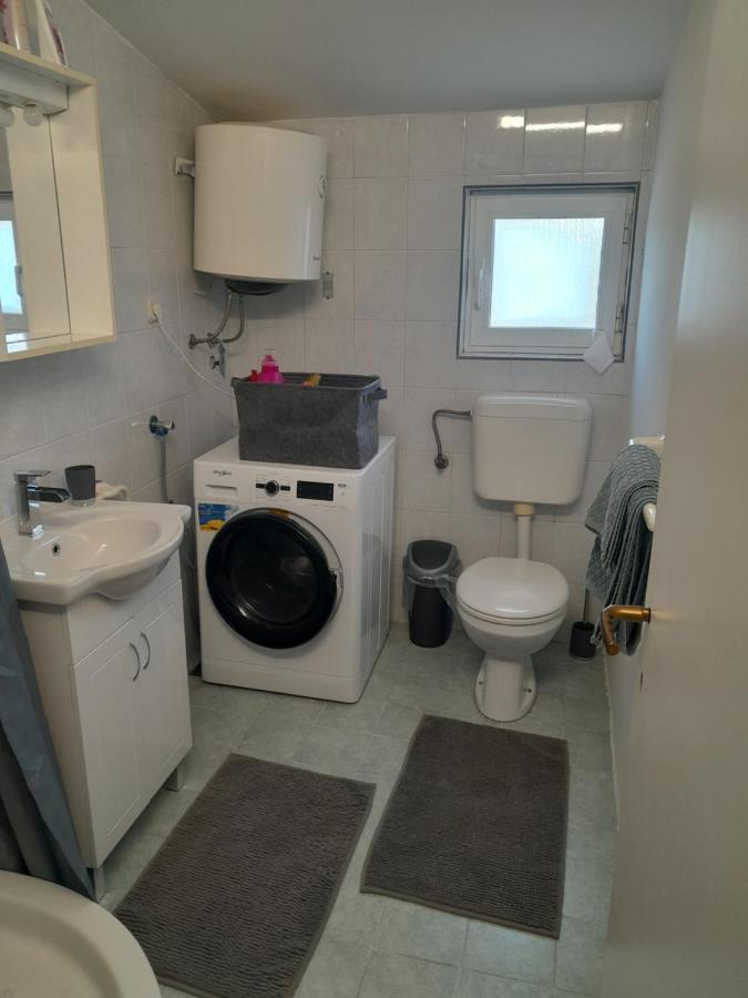 Caliente Apartments Vir A 外观 照片