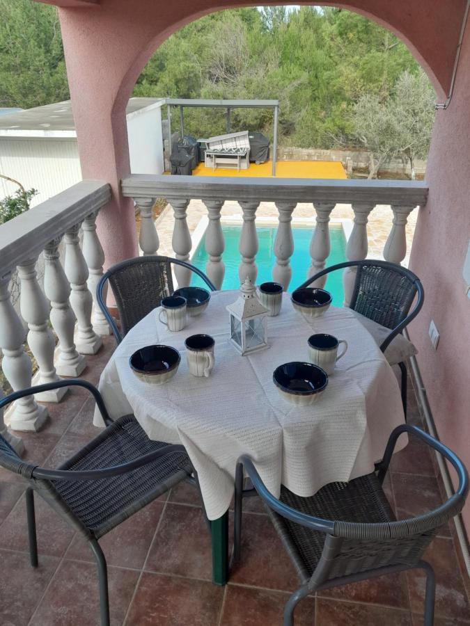 Caliente Apartments Vir A 外观 照片