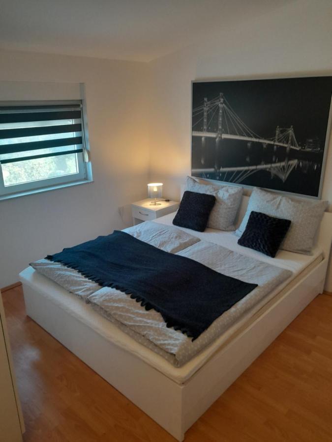 Caliente Apartments Vir A 外观 照片
